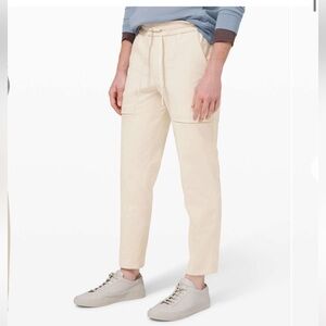 LIKE NEW Men’s Lululemon Bowline Pant Utilitech in white opal size large
